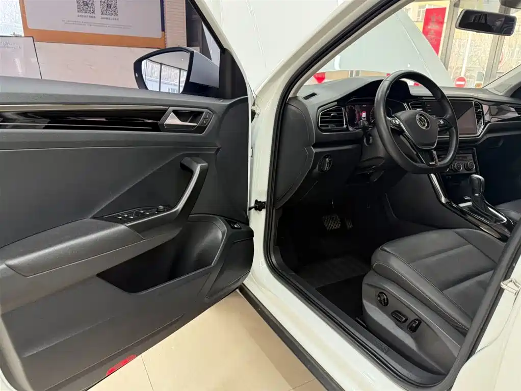 Volkswagen T-ROC 2022 280TSI DSG 2WD Comfort PLUS фото 8