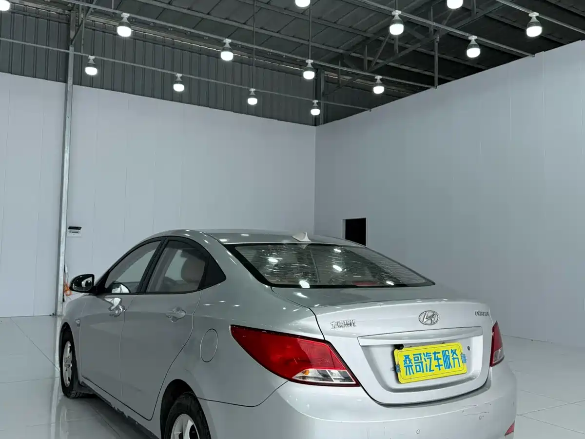 Hyundai Verna 2014 1.4L Manual Smart GLS фото 7