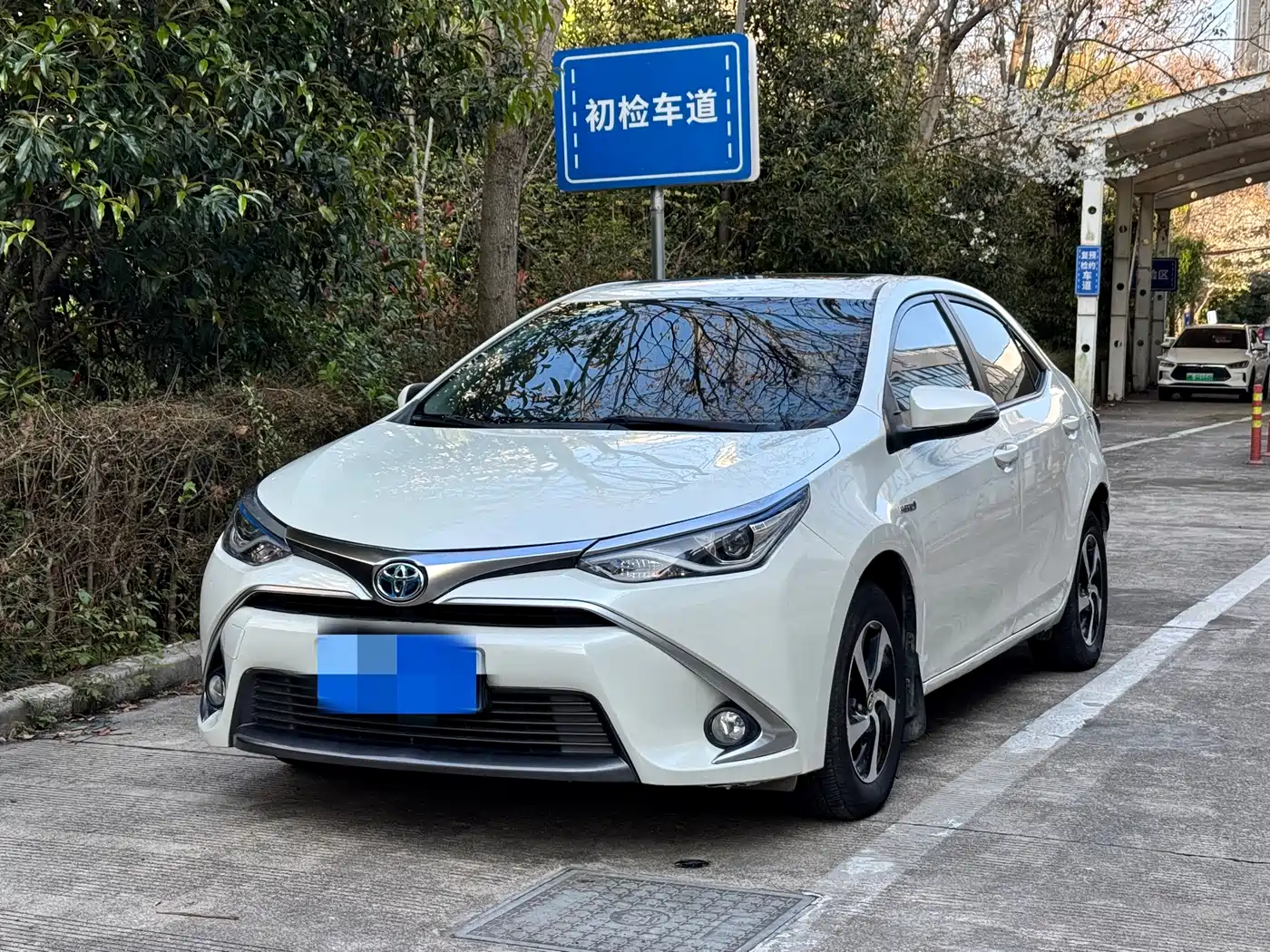 Toyota Levin 2017 Facelift Hybrid 1.8H GS E-CVT Elite Sunroof Edition China V