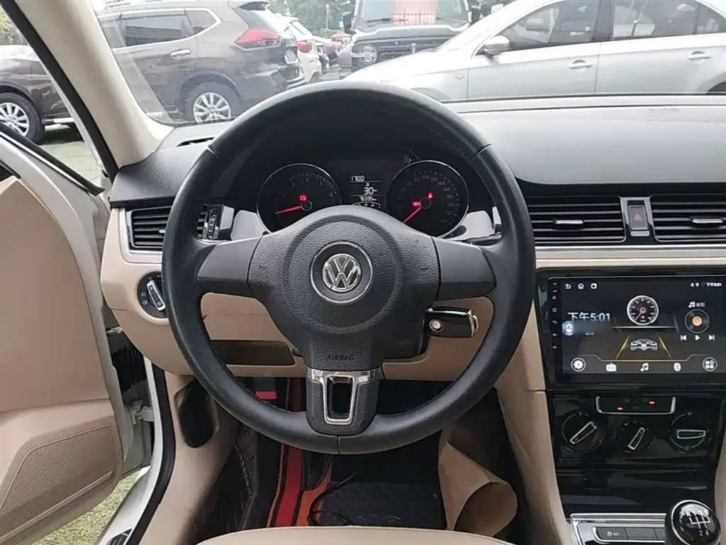 Volkswagen Bora 2014 1.6L Manual Comfort Edition фото 11