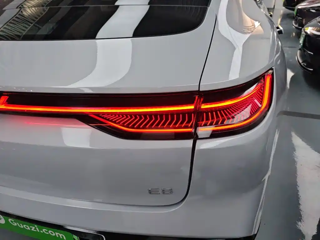 Фото 24 - Geely Galaxy Galaxy E8