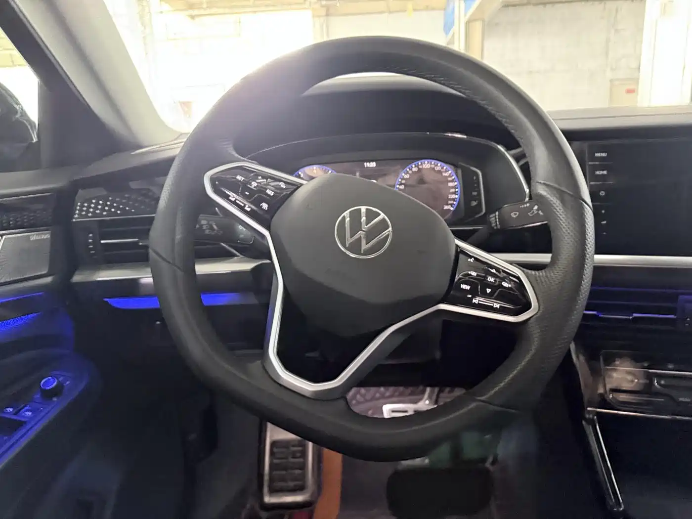 Volkswagen Passat 2023 330TSI Elite Edition фото 14
