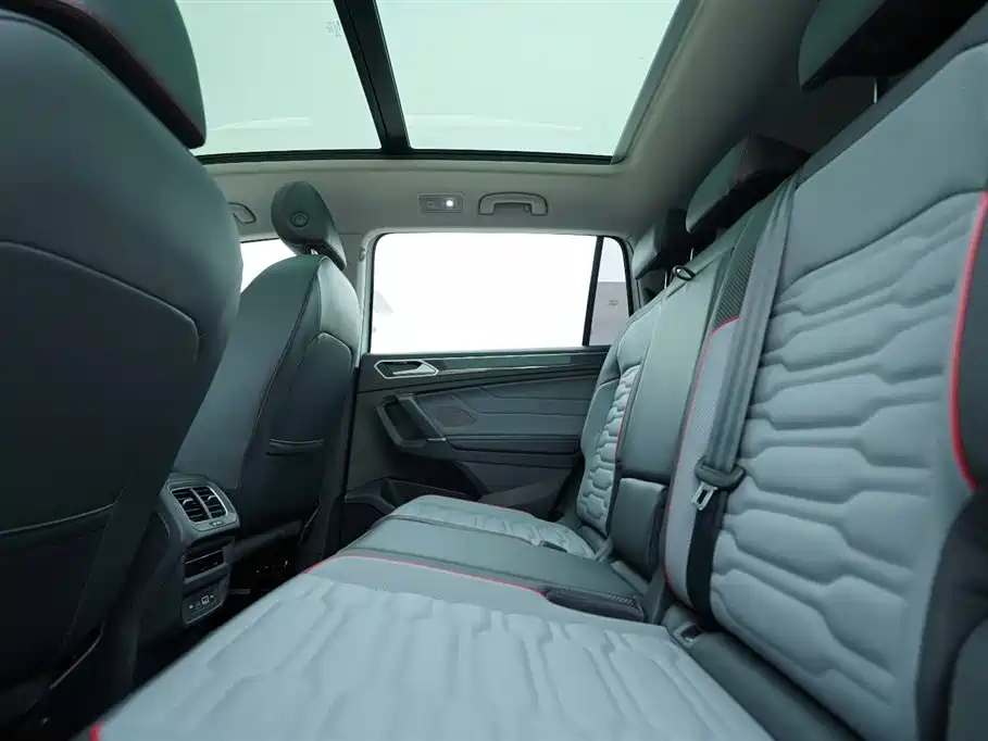 Volkswagen Tiguan L 2023 Facelift 380TSI Automatic 4WD R-Line Flagship Edition 7-Seater фото 20