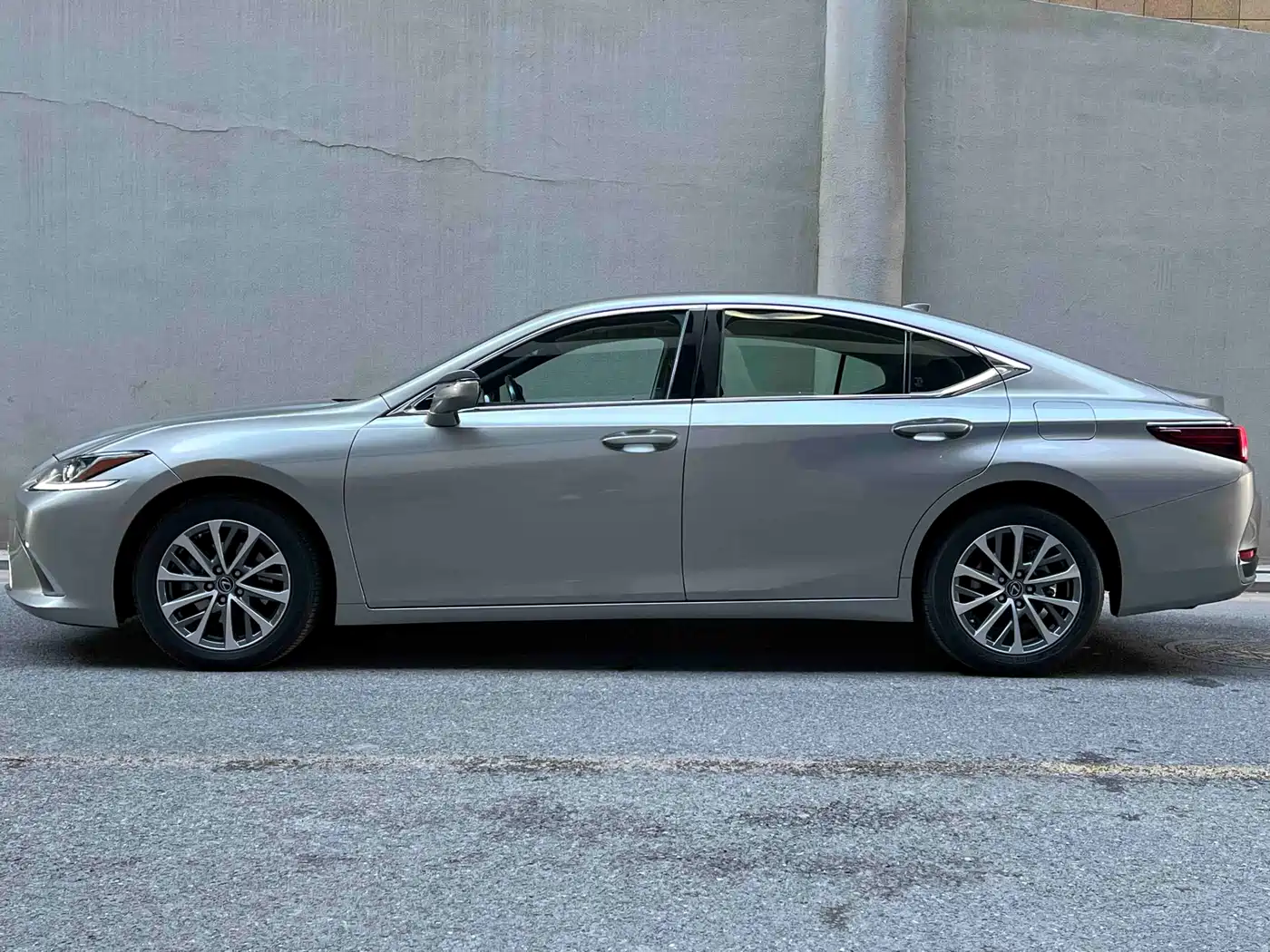 Lexus ES 2023 260 Excellence фото 4
