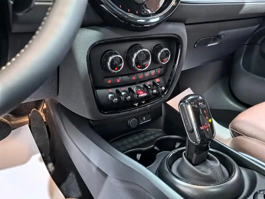 MINI CLUBMAN