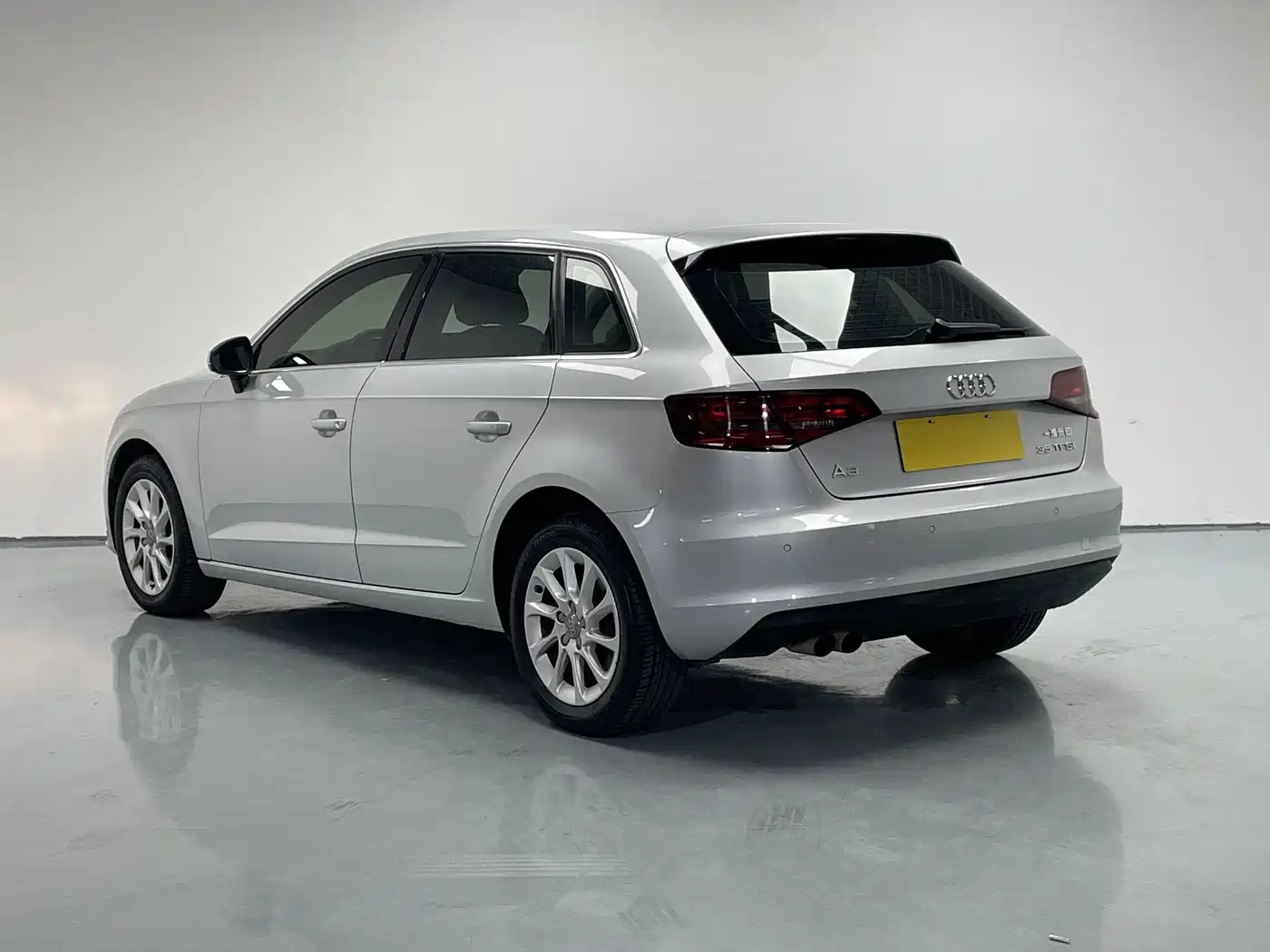 Audi A3 2014 Sportback 35 TFSI Automatic Progressive фото 5