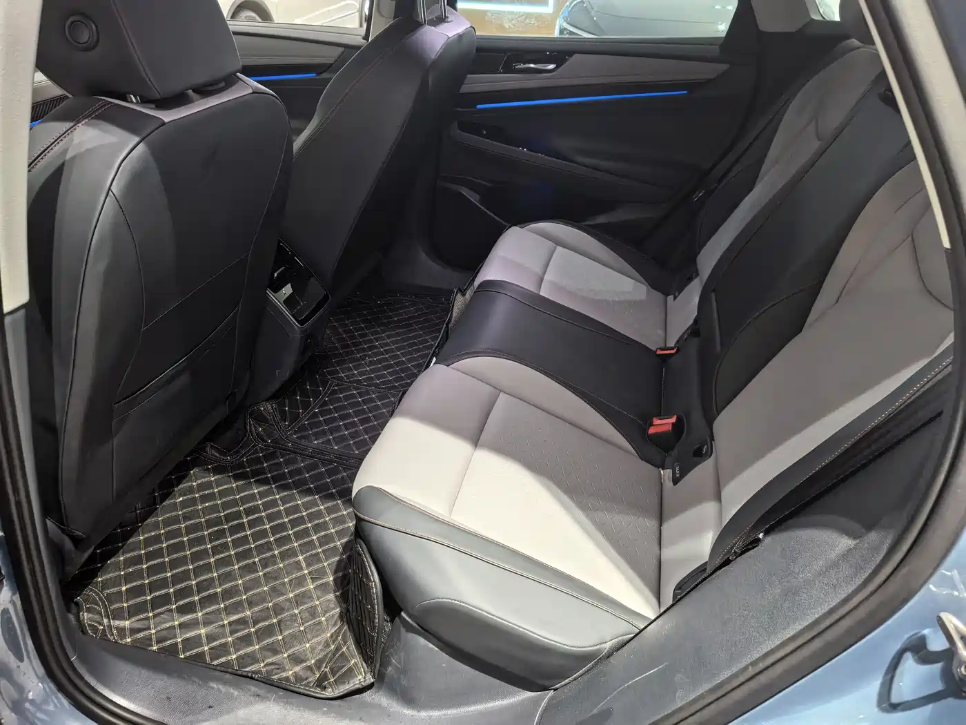 VOLKSWAGEN ID.7 VIZZION