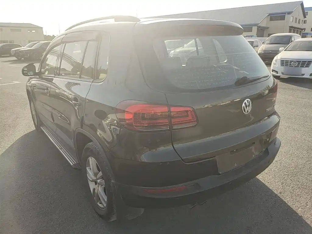 Volkswagen Tiguan 2015 1.8TSI Manual 2WD Trendline фото 5