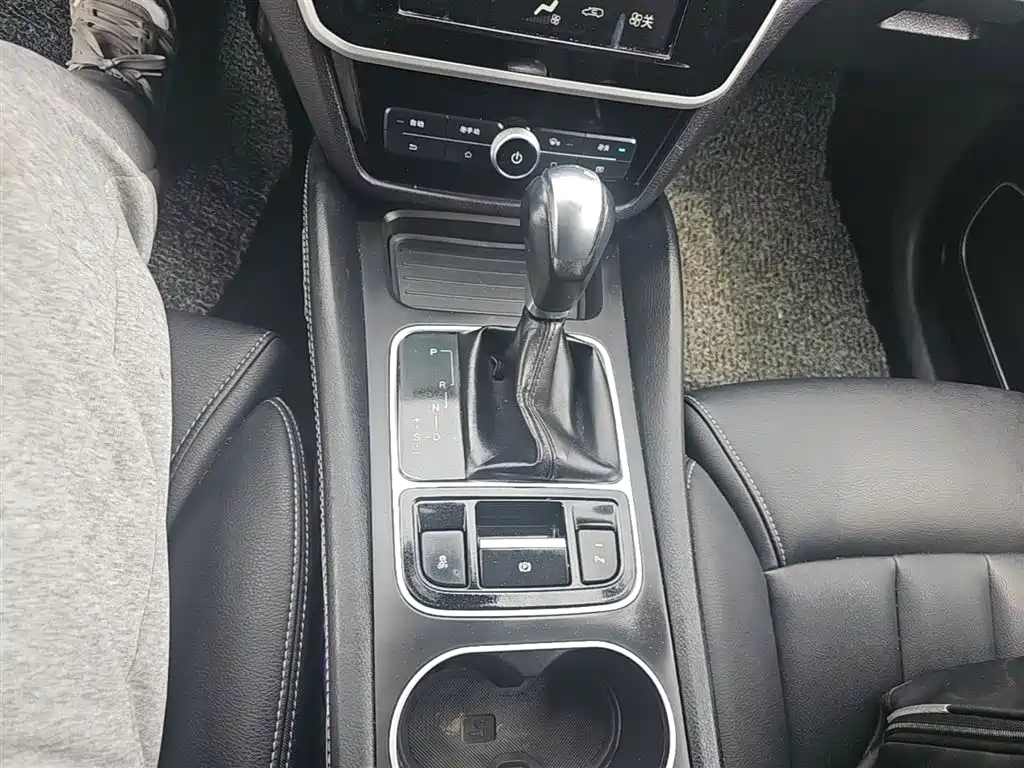 BYD Song MAX 2017 1.5T Auto Smart Connect Premium 7-seater фото 14