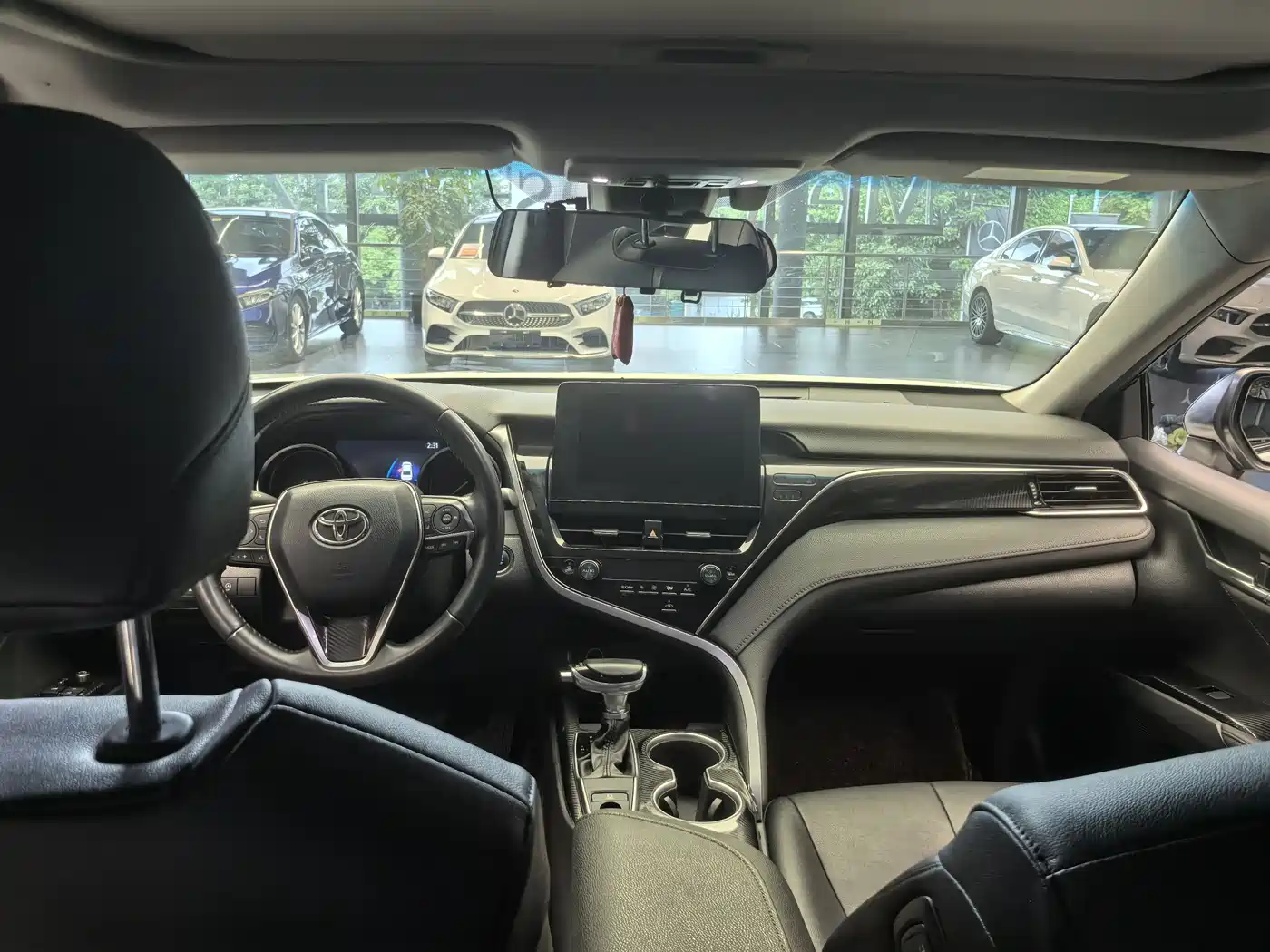 Toyota Camry 2021 2.0G Luxury Edition фото 9