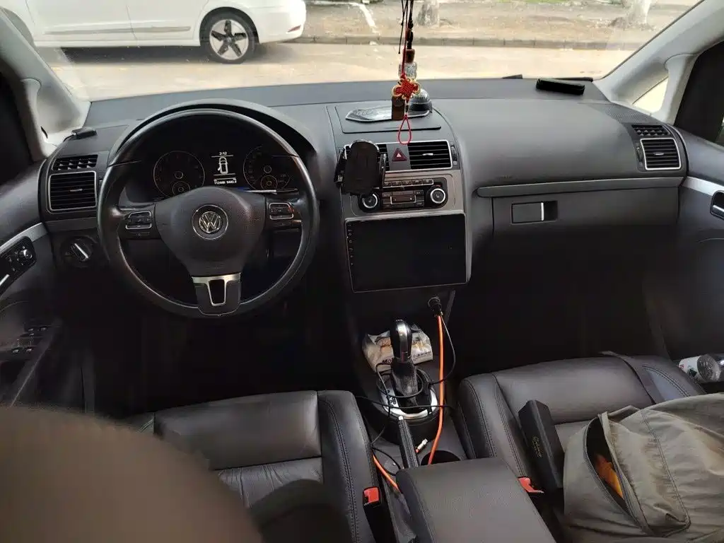 Photo 5 - Volkswagen Touran