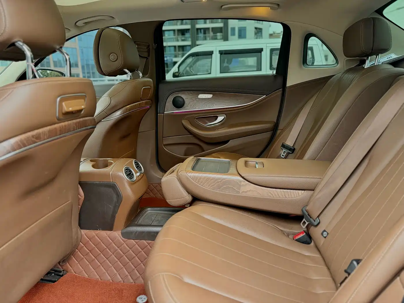 Mercedes-Benz E-Class 2019 E 300 L Fashion фото 5