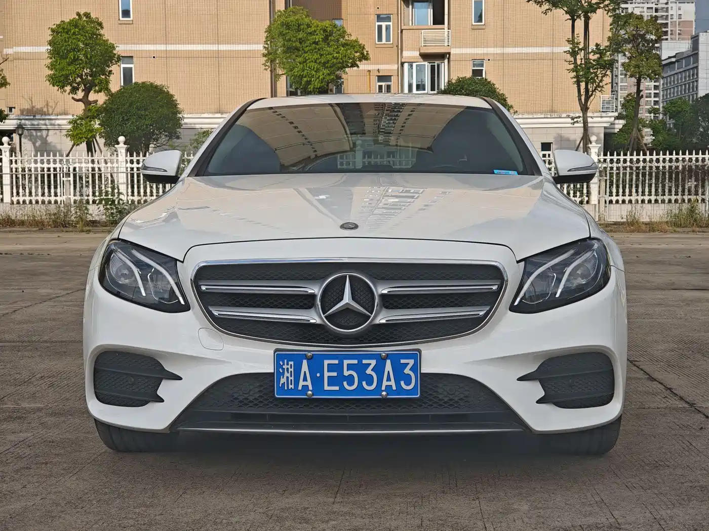 Mercedes-Benz E-Class 2016 E 200 L Sport Type фото 2