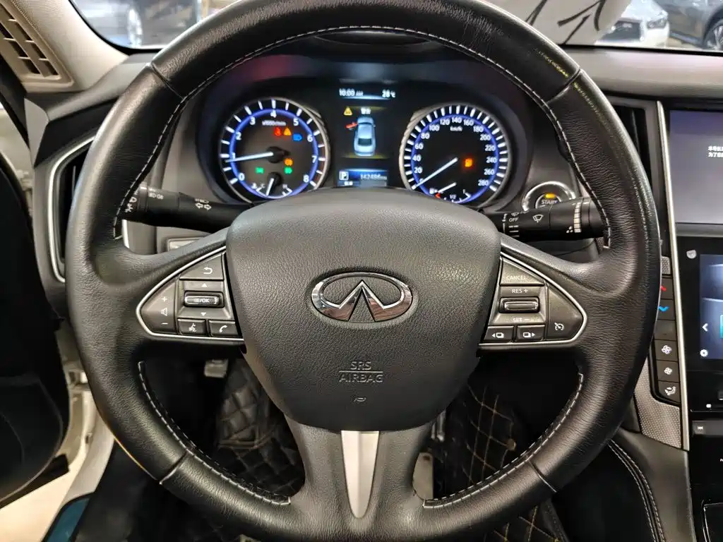 Фото 8 - Infiniti Q50L
