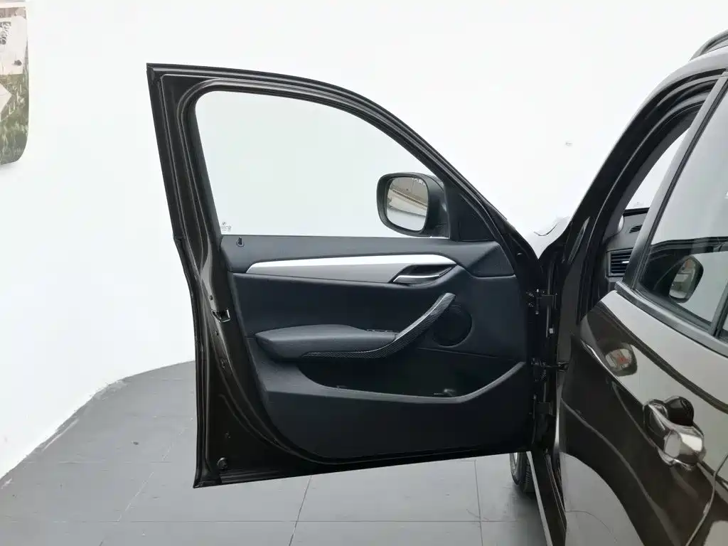 BMW X1 2012 2012 sDrive18i Fashion Model