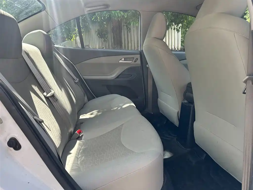 Chevrolet Sail 2015 Sail 3 1.3L Manual Ideal Edition фото 15