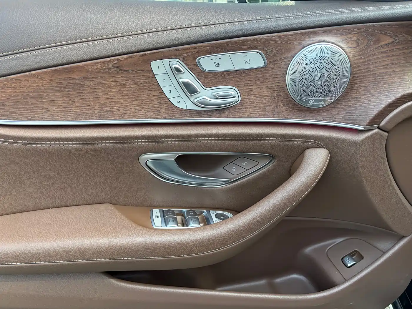 Mercedes-Benz E-Class 2023 E 300 L Luxury фото 8
