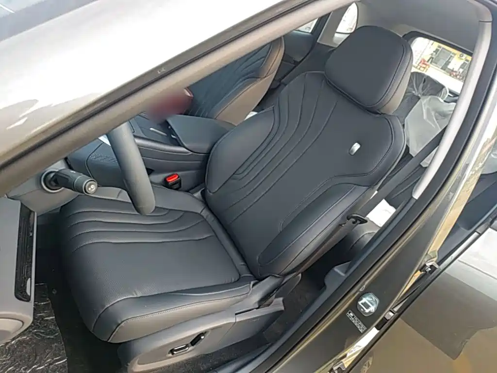 Geely Galaxy Galaxy E5 2026 2026 530km Voyager Edition