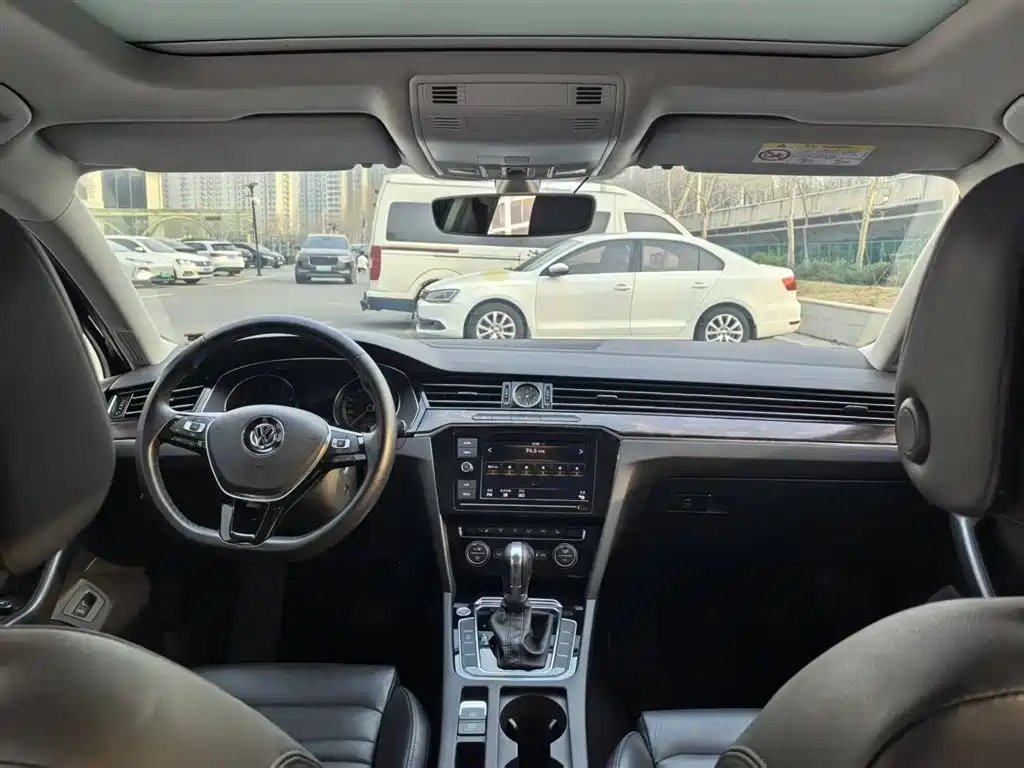 Volkswagen Magotan 2019 330TSI DSG Luxury Class China VI фото 8