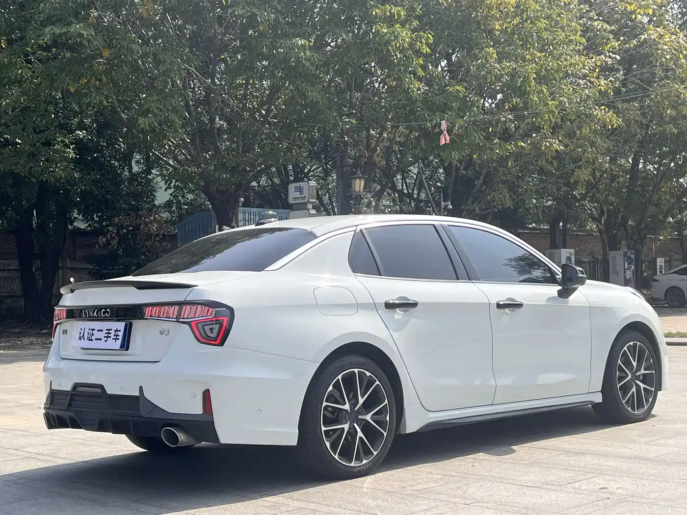 Lynk & Co 03 2021 2.0TD Auto Jin Champion Edition фото 11