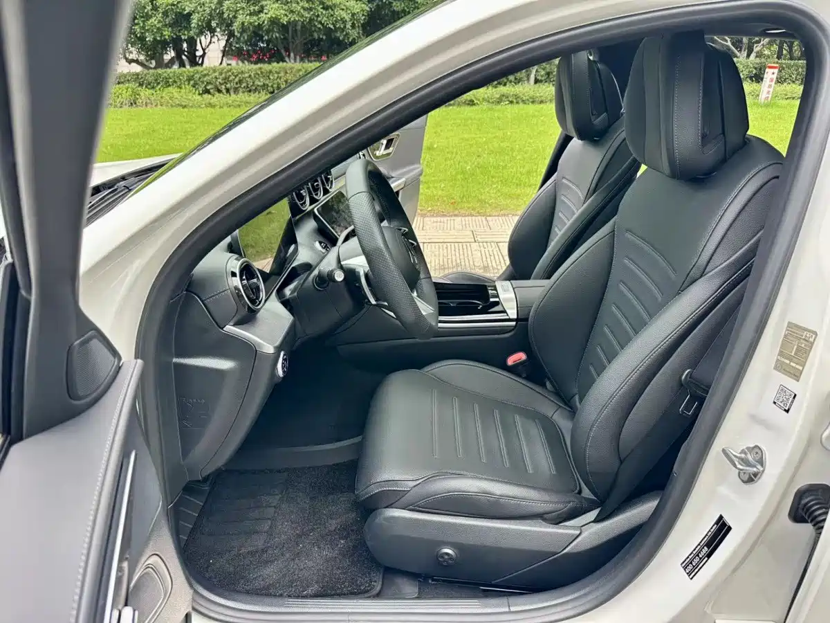 Фото 7 - Mercedes-Benz C-Class