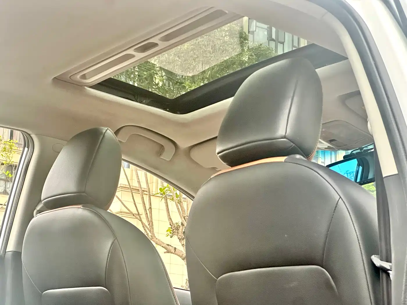 MG GT 2019 2016 Model 1.5T Automatic Premium Luxury Edition