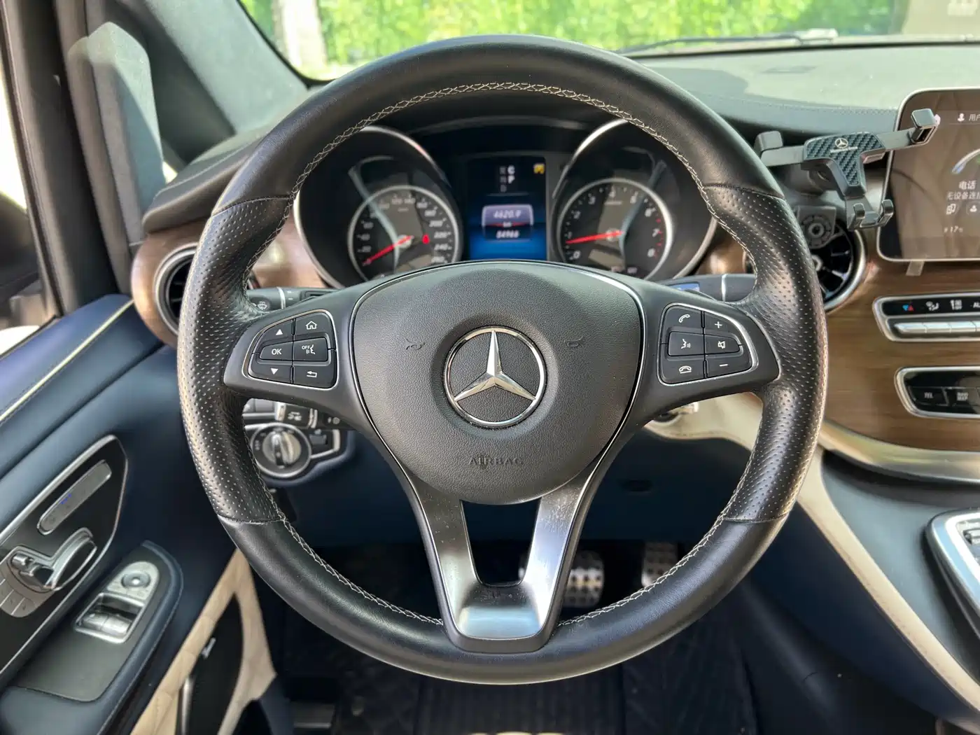 MERCEDES-BENZ V CLASS