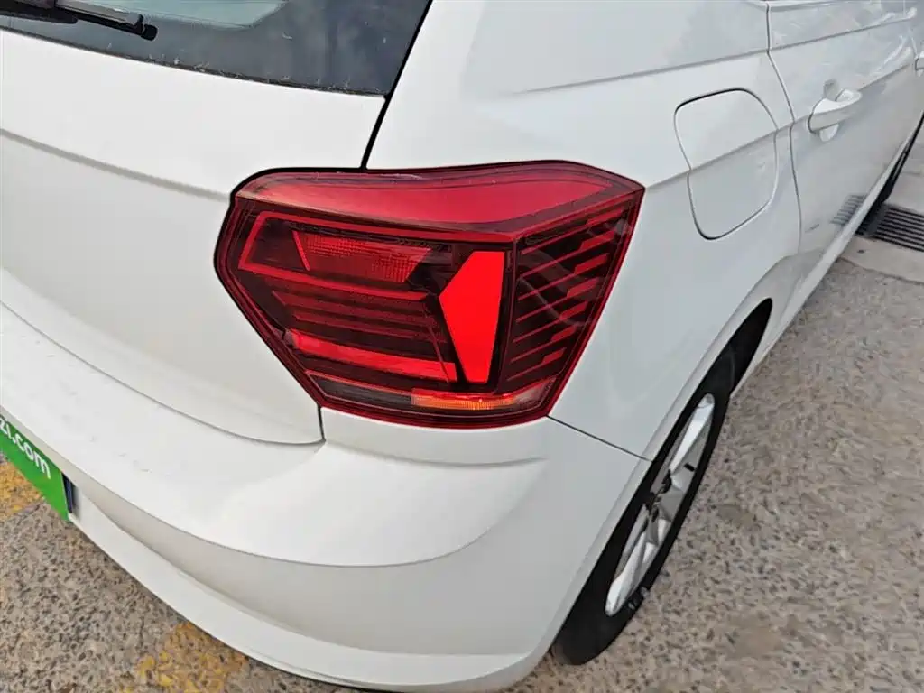 Volkswagen Polo 2023 Plus 1.5L Automatic Panorama Enjoyment Edition фото 7