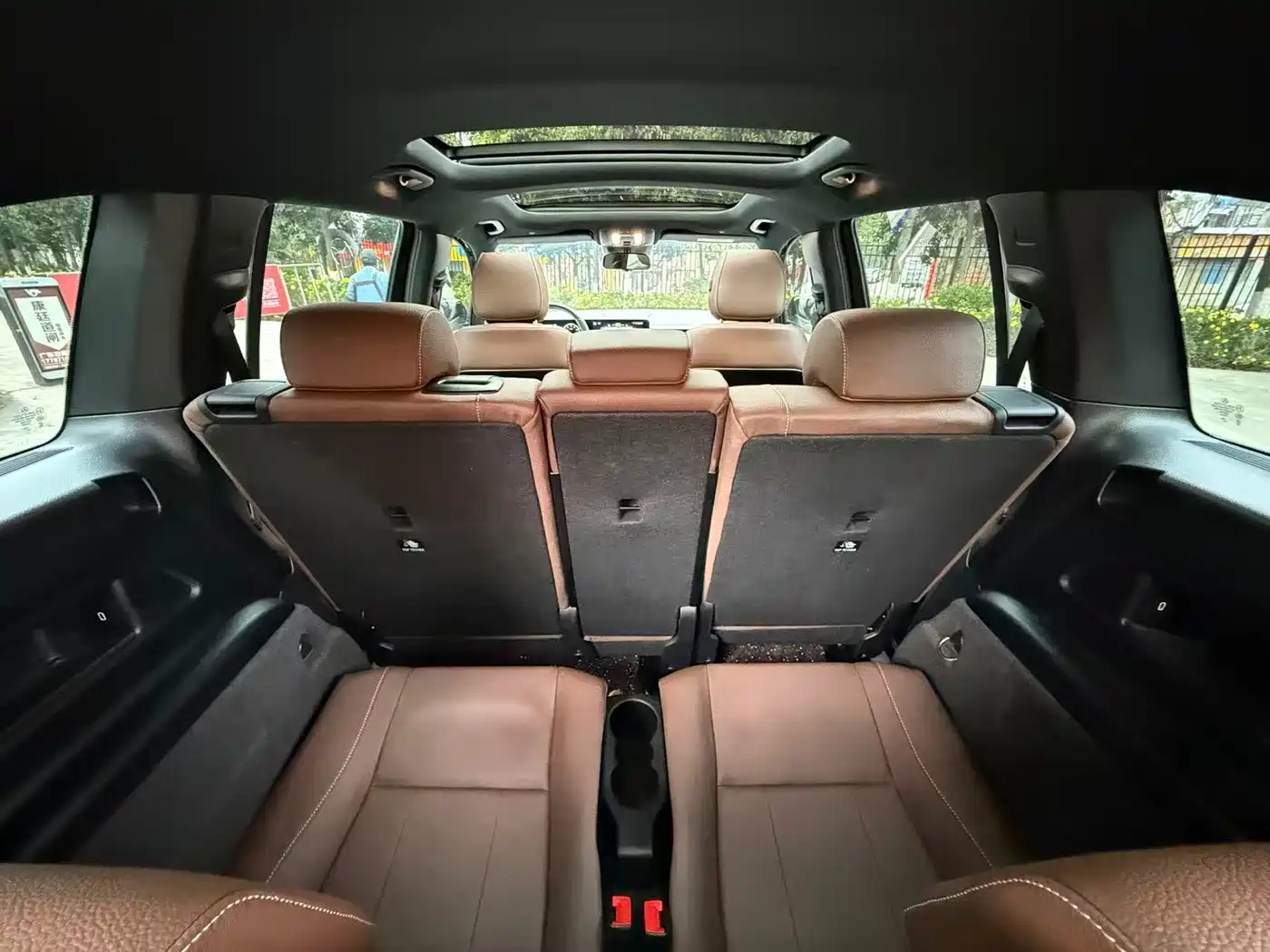 Mercedes-Benz GLB 2025 Model GLB 220 Fashion Style фото 33