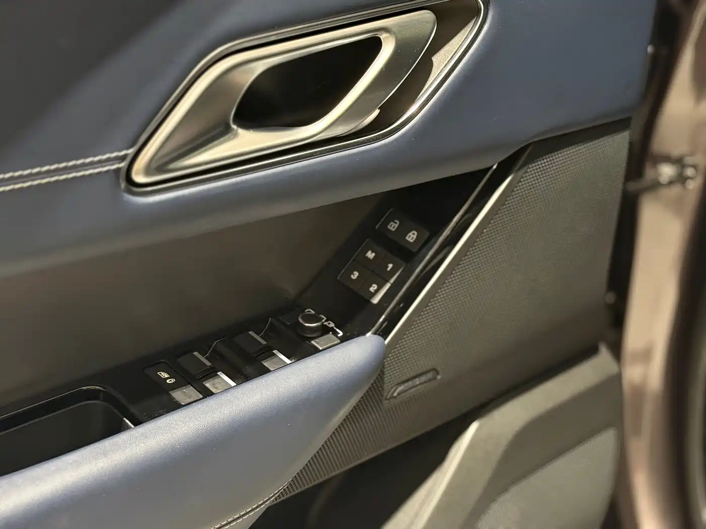 Land Rover Range Rover Velar 2022 250PS Golden Collector's Edition фото 14
