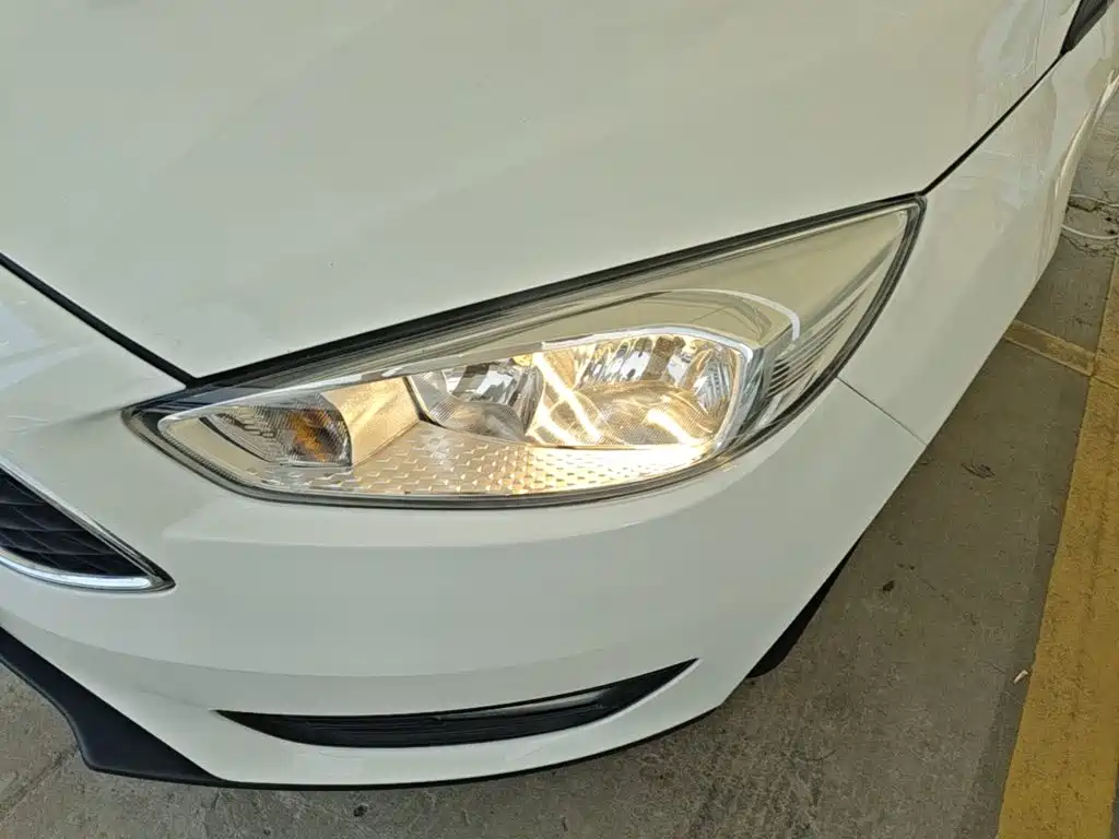 Фото 24 - Ford Focus