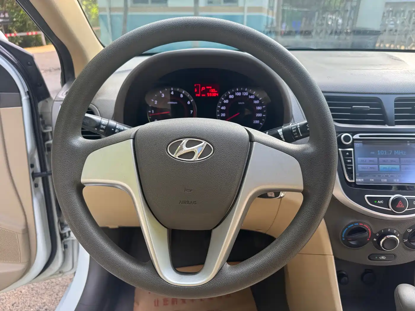Hyundai Verna 2010 Sedan 1.4L Automatic Fashion GT фото 16