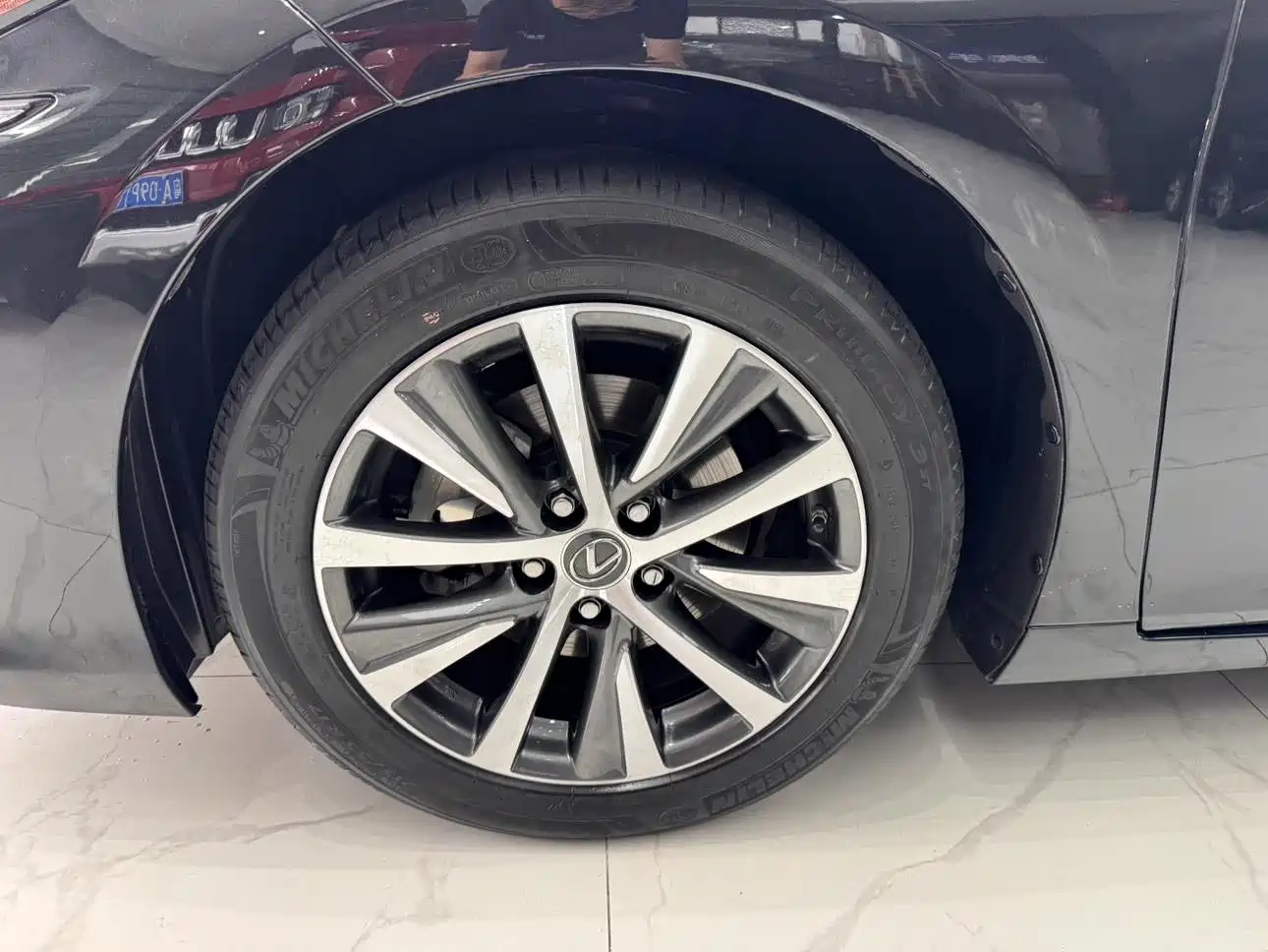 Lexus ES 2018 300h Excellence Edition China V фото 12
