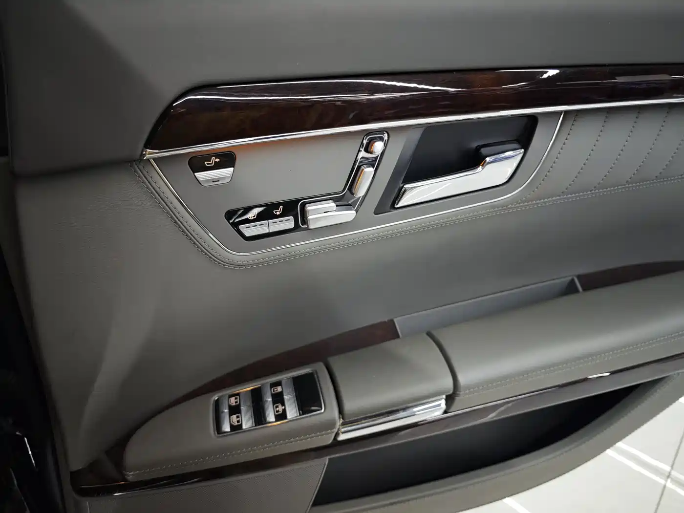 Mercedes-Benz S-Class 2008 Model S 600 L фото 11