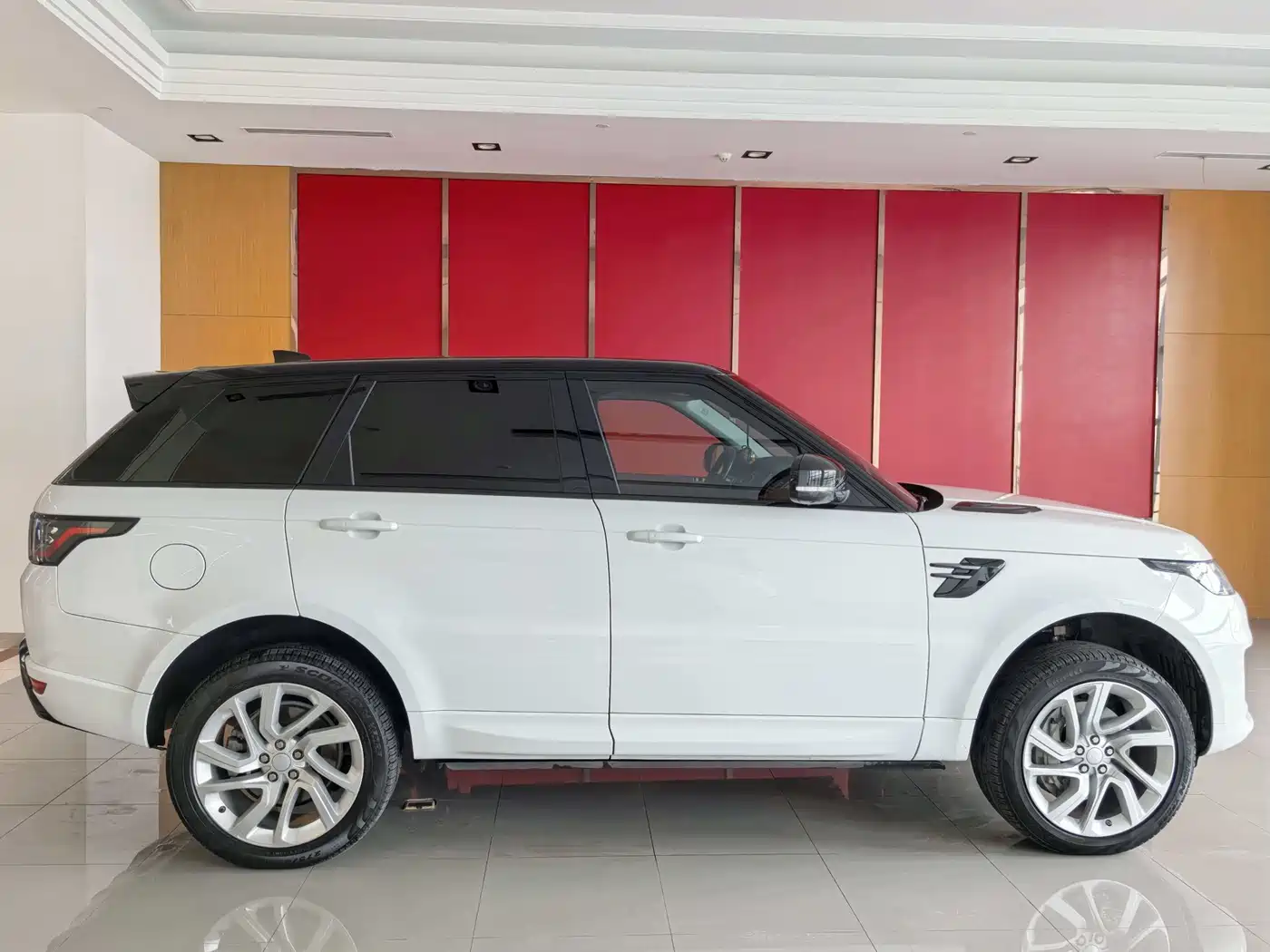 Land Rover Range Rover Sport 2020 3.0 L6 HSE DYNAMIC фото 4