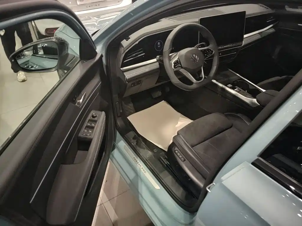 Фото 16 - Volkswagen Passat