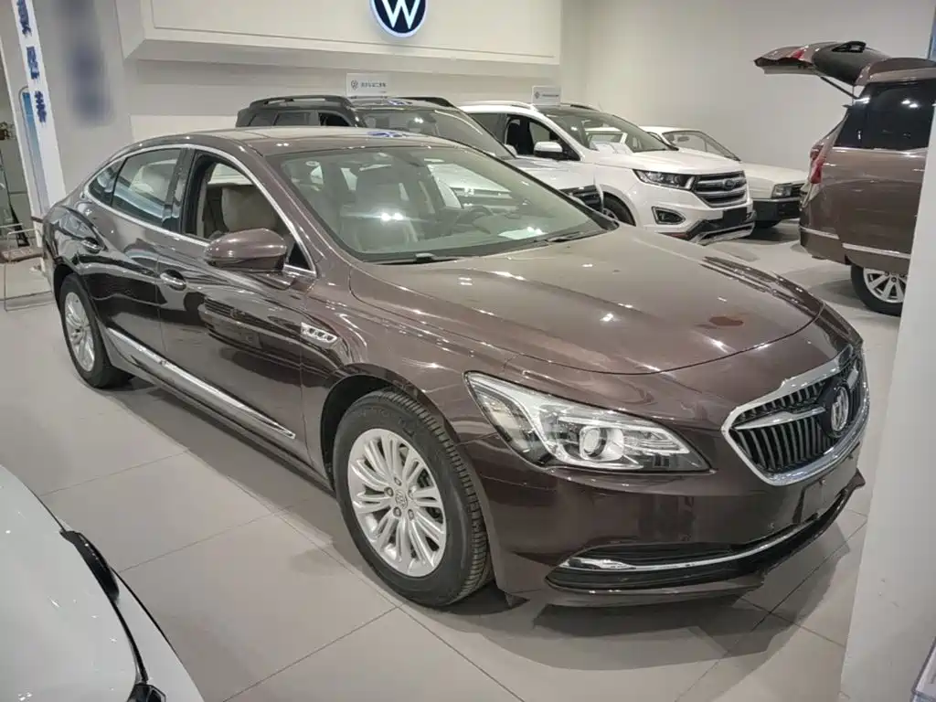 Photo 4 - Buick LaCrosse