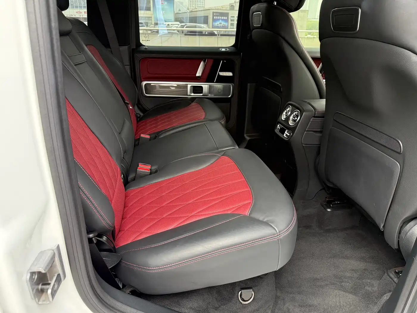 Mercedes-Benz G-Class 2024 G 500 фото 18