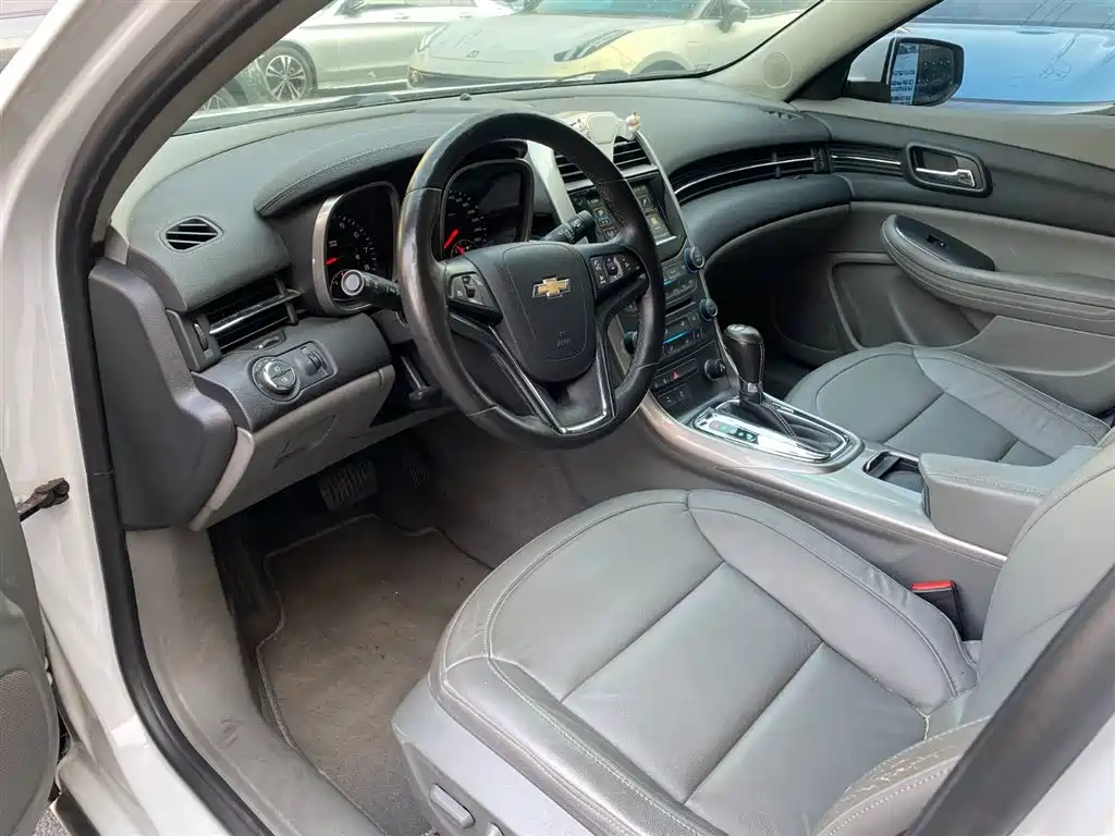 Chevrolet Malibu 2014 2.0L Automatic Luxury фото 7