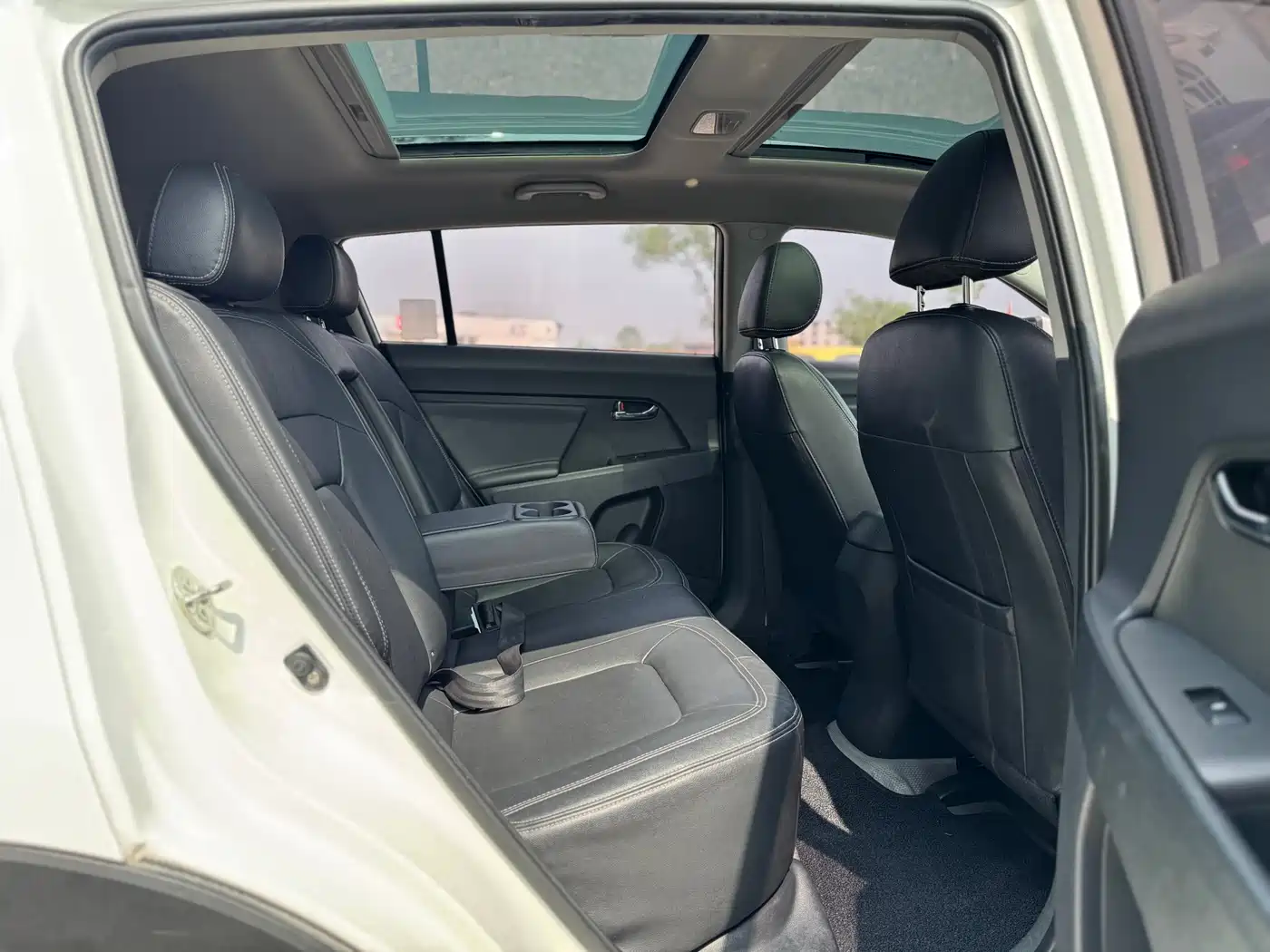Kia Sportage 2014 2.0L Automatic 2WD DLX фото 29