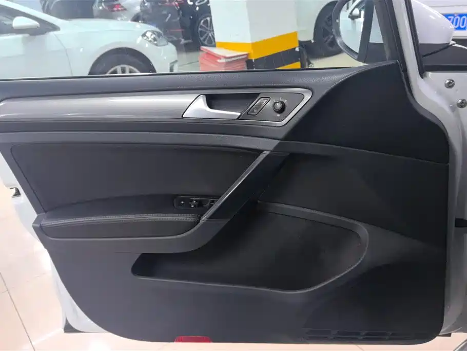Volkswagen Golf 2016 1.6L Manual Fashion фото 7