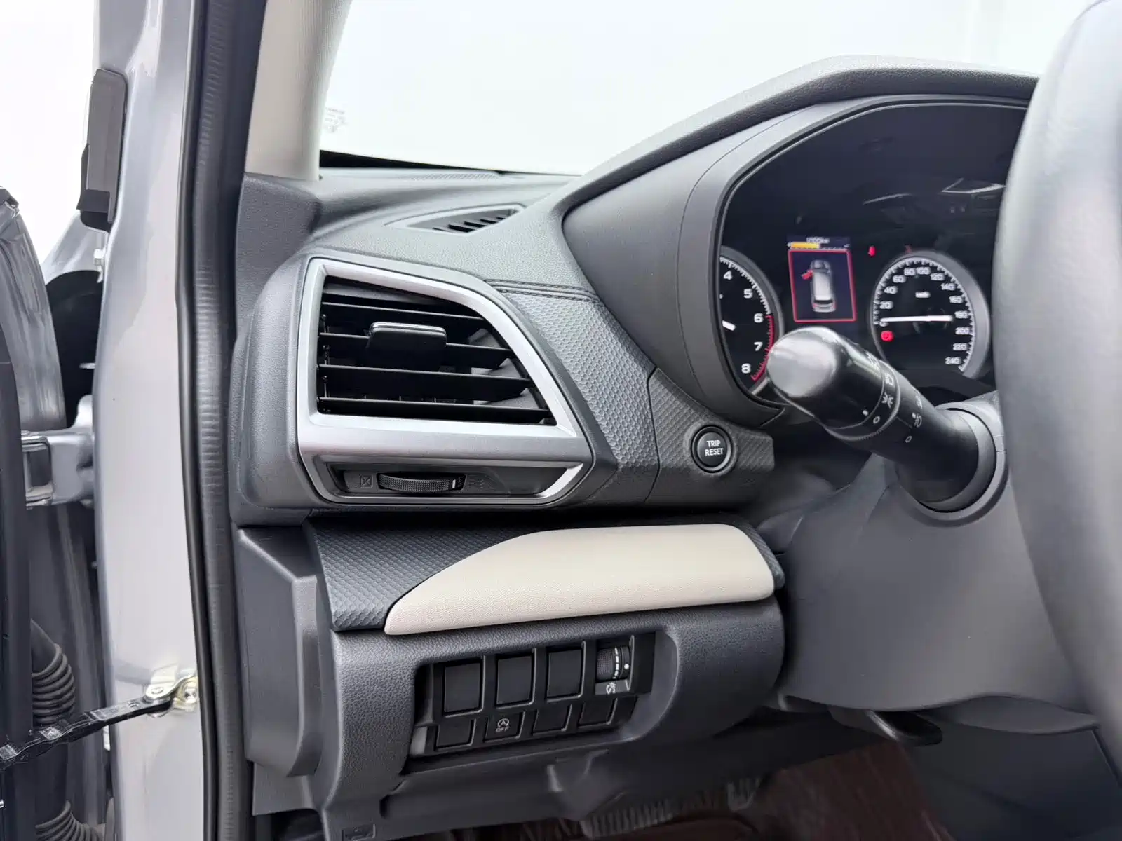 Photo 10 - Subaru Forester