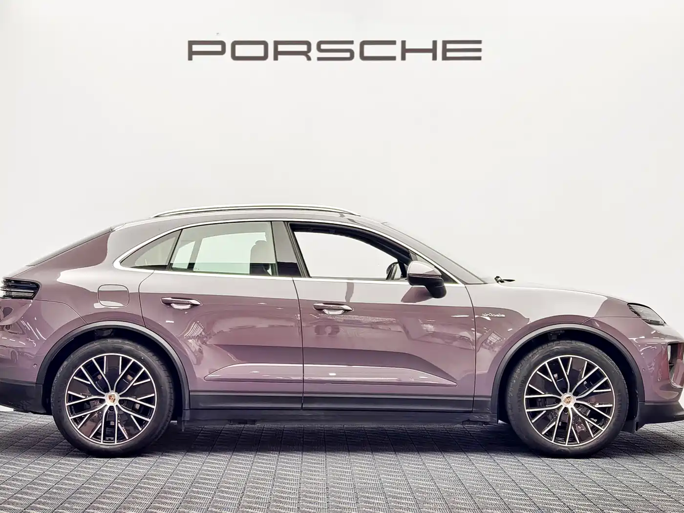 Porsche Macan EV 2024 Macan 4 фото 3