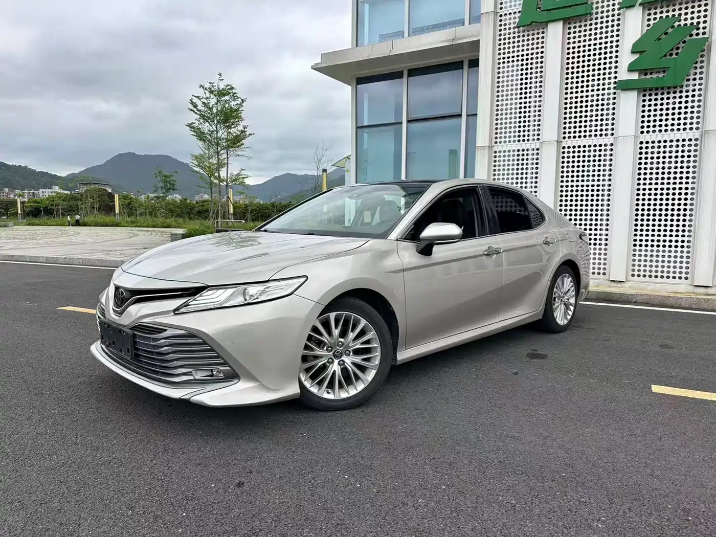 Toyota Camry 2019 2.5G Luxury (China V) фото 4