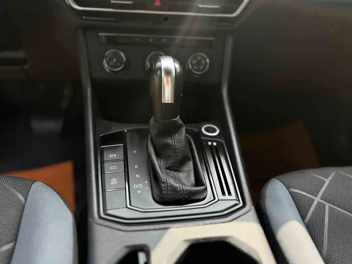 Volkswagen Lavida 2023 1.5L Auto Delight Edition фото 8