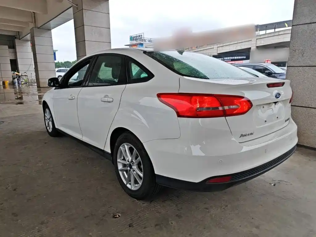 Фото 5 - Ford Focus
