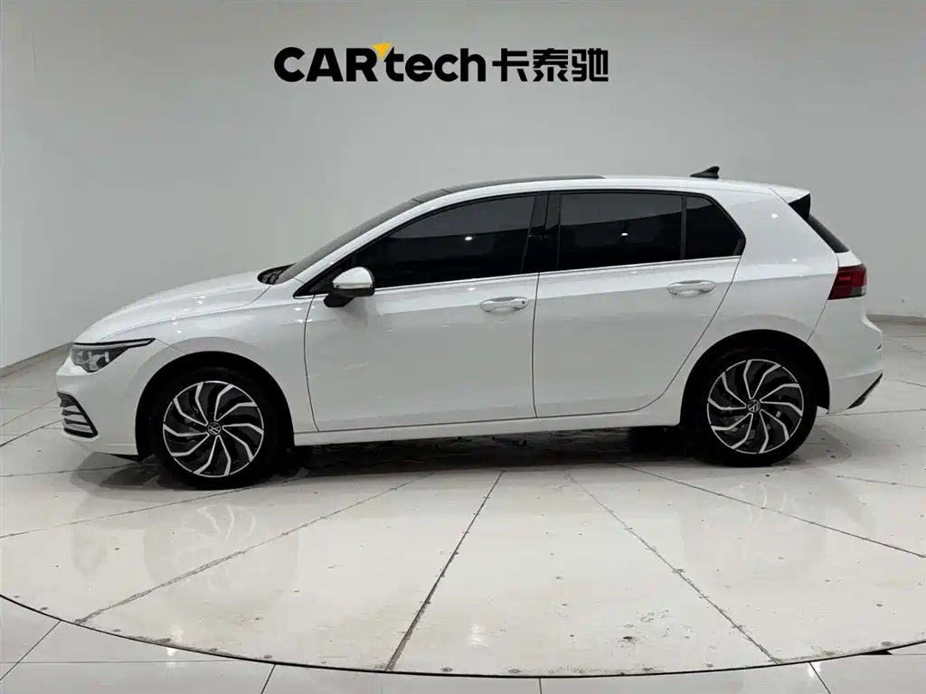Volkswagen Golf 2023 Facelift 280TSI DSG Pro фото 6