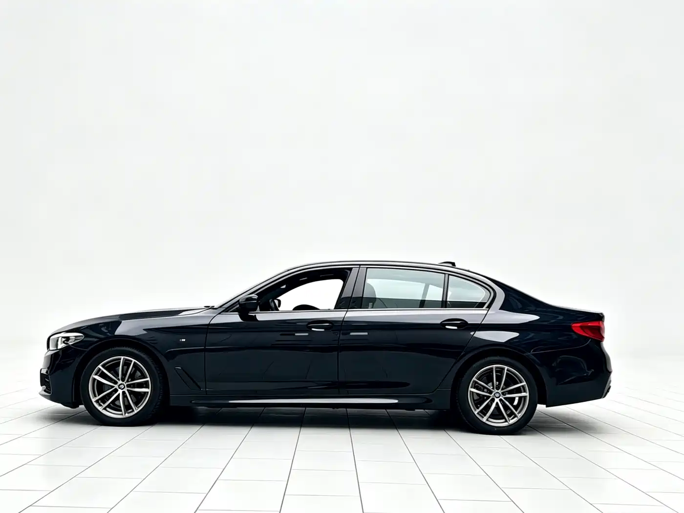 BMW 5 Series 2019 525Li M Sport Package фото 12