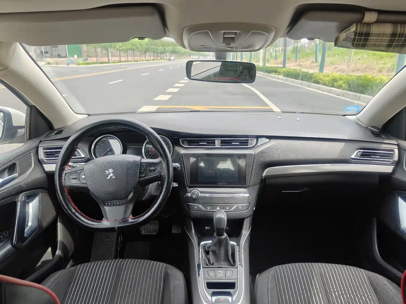 Peugeot 408 2014 1.8L Automatic Luxury Edition фото 6