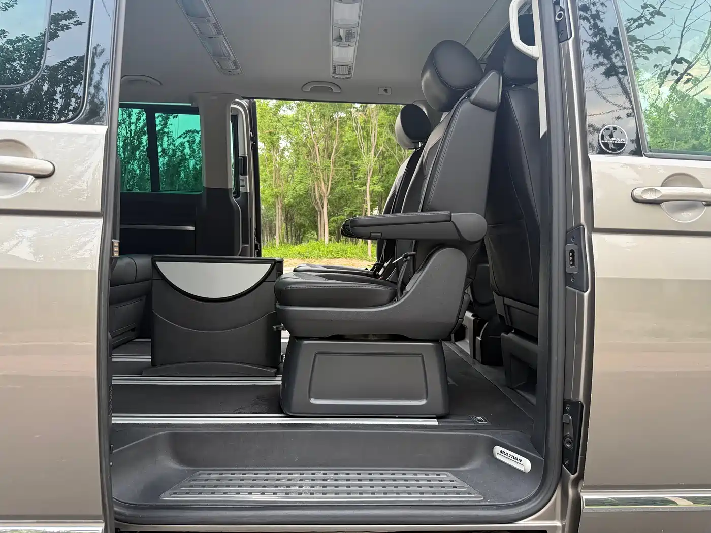Volkswagen Multivan 2017 2.0TSI 4WD Explorer 7-seater фото 20